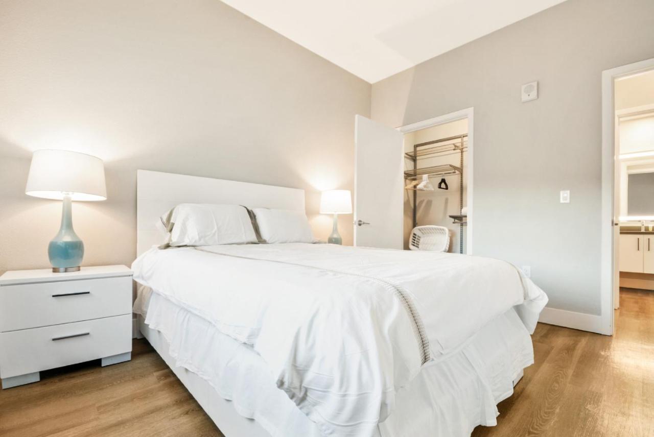 Global Luxury Suites In The Heart Of San Carlos Bilik gambar