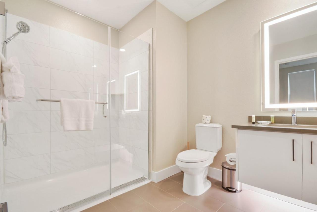 Global Luxury Suites In The Heart Of San Carlos Luaran gambar