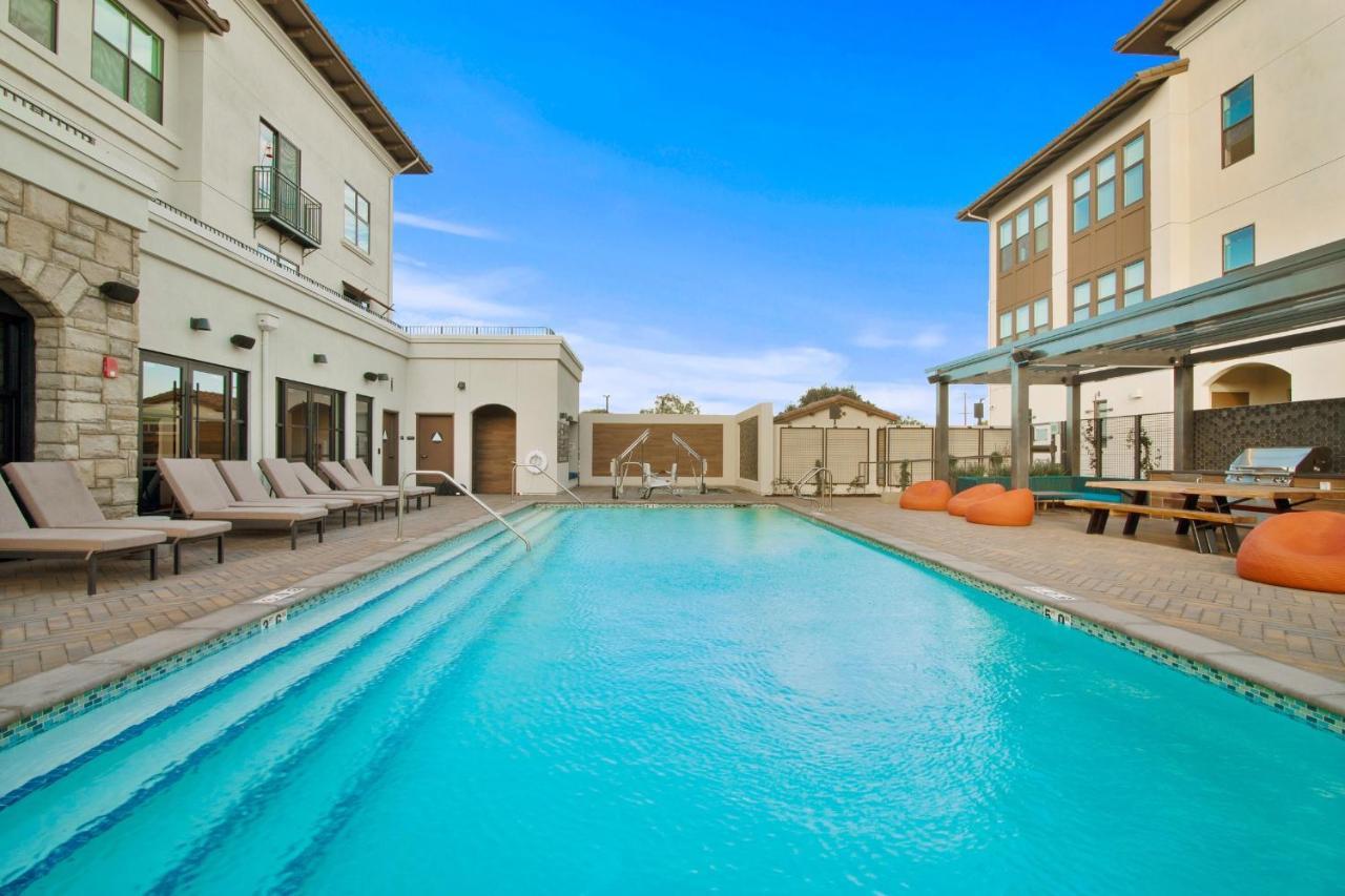 Global Luxury Suites In The Heart Of San Carlos Luaran gambar